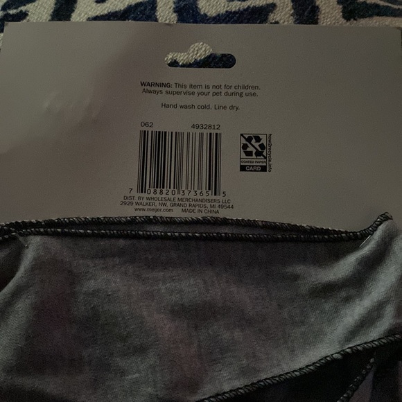 4/$20 M/L bandana - Picture 2 of 3